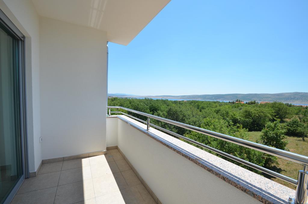 Apartment Anica Kuk Стариград-Пакленица Стая снимка