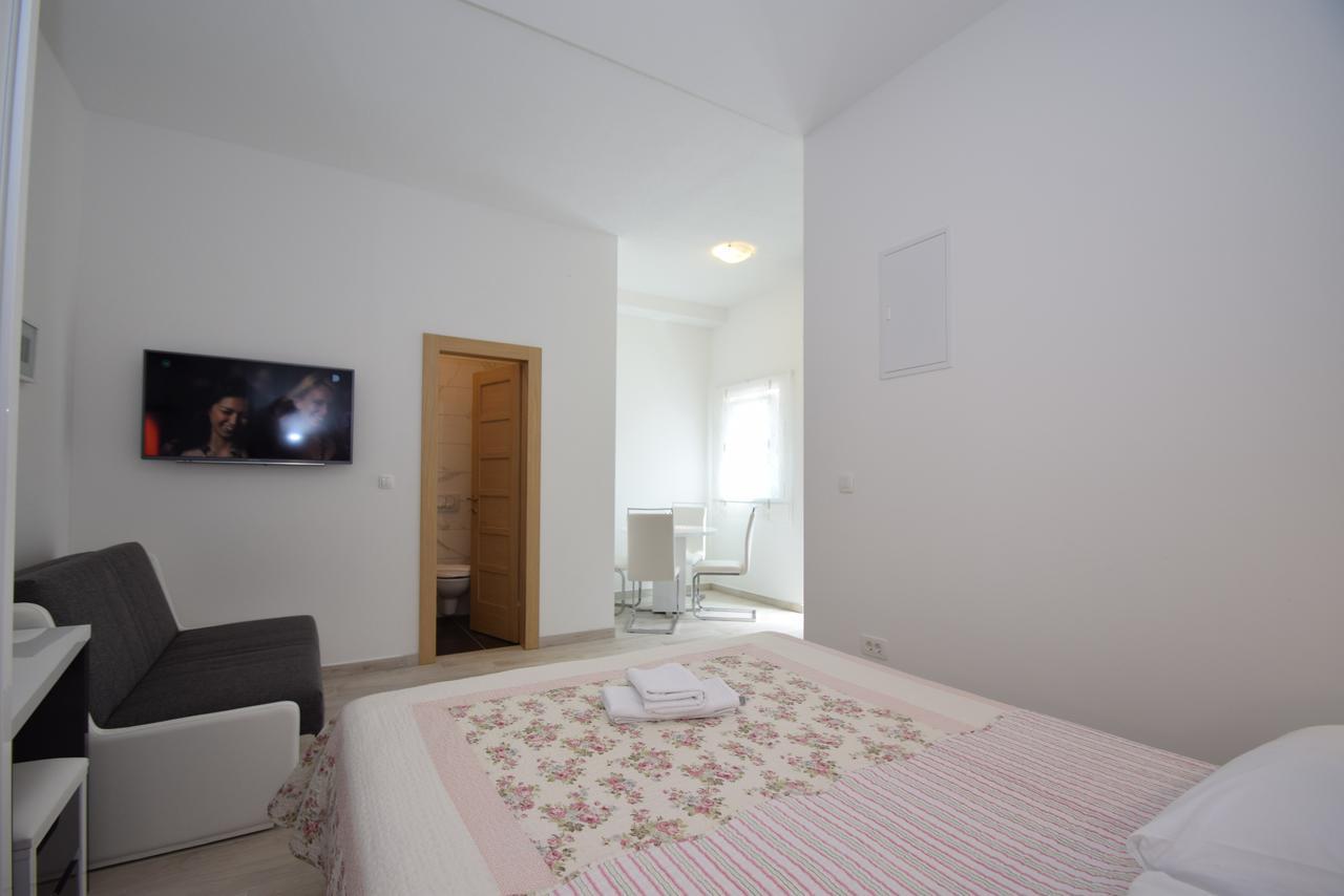 Apartment Anica Kuk Стариград-Пакленица Екстериор снимка