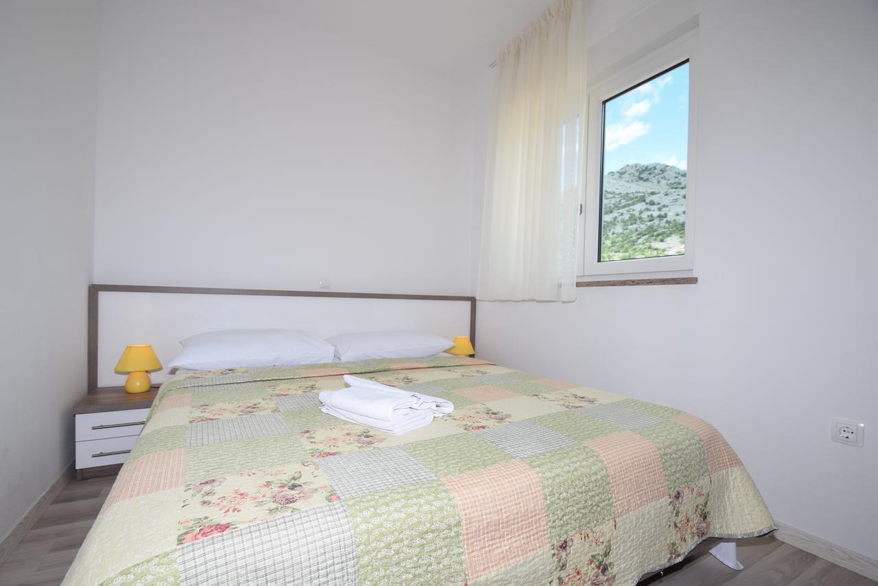 Apartment Anica Kuk Стариград-Пакленица Екстериор снимка