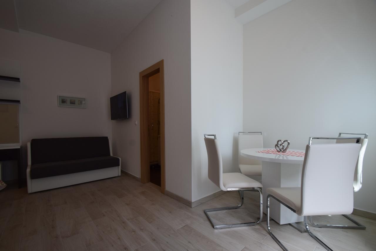 Apartment Anica Kuk Стариград-Пакленица Екстериор снимка