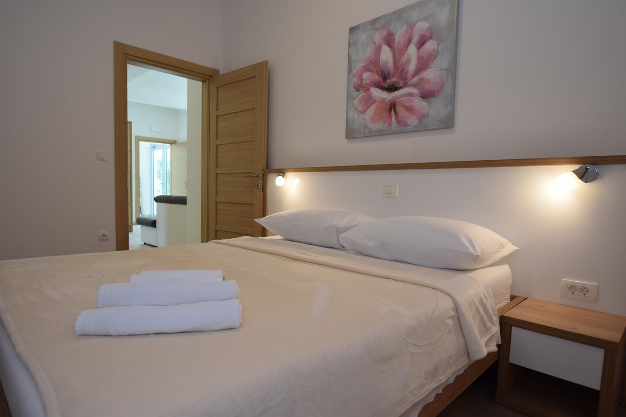 Apartment Anica Kuk Стариград-Пакленица Екстериор снимка