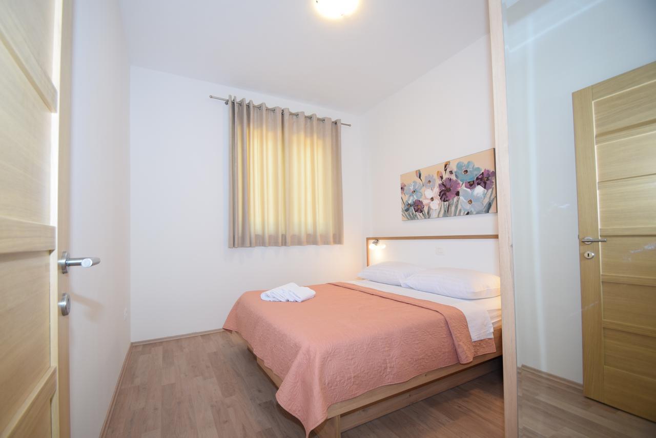 Apartment Anica Kuk Стариград-Пакленица Екстериор снимка